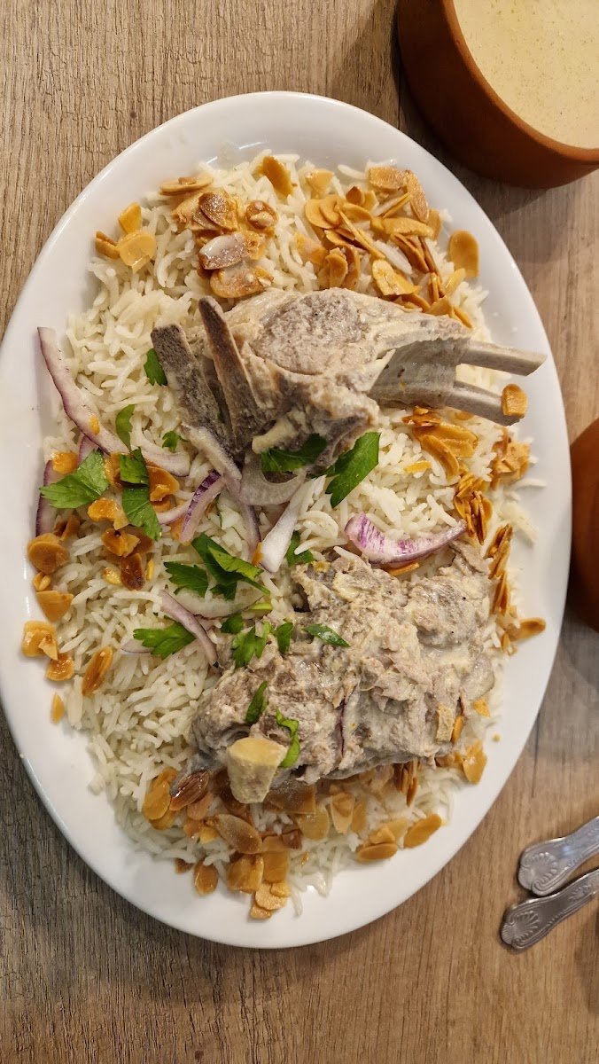 Almoosh Arabic Restaurant-7